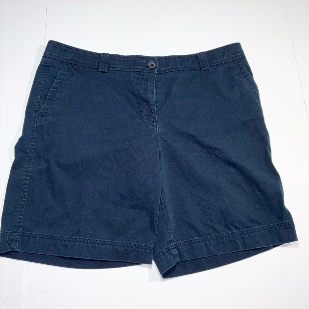 L.L. Bean Women’s Chino Shorts Size 16 Classic Fit Navy Blue Cotton outdoors